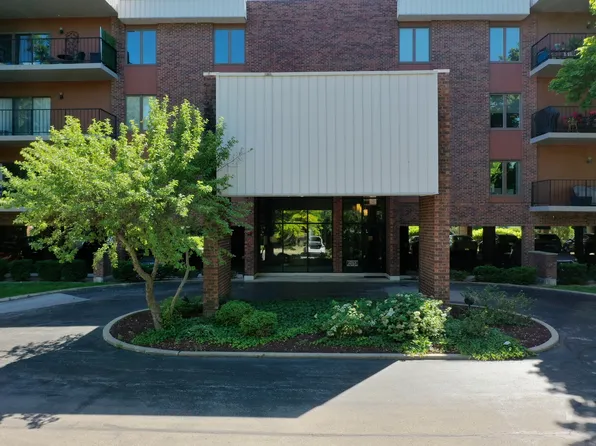 6545 Main St APT 304, Downers Grove, IL 60516