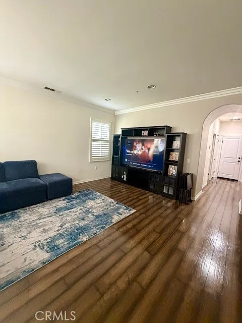 4 bed, 1876 sqft, $4,700 — Photo 4