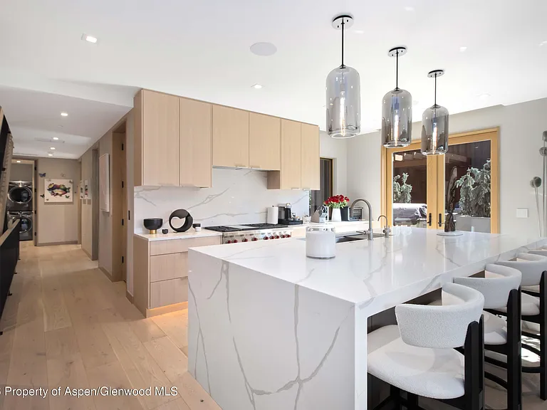 155 Lakeview Dr — Photo 24