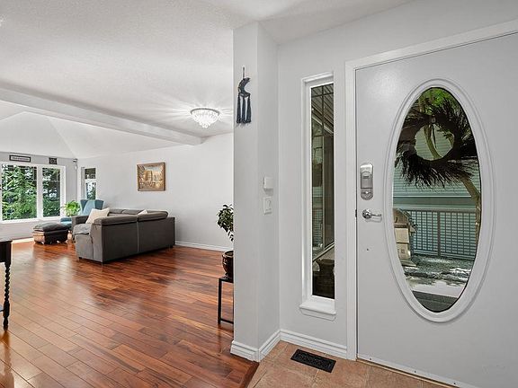 4th image of 2351 Parkway Blvd #36