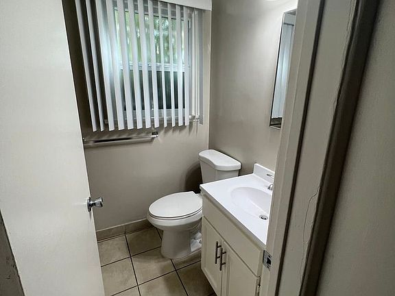 2nd image of 4162 Somerset Dr