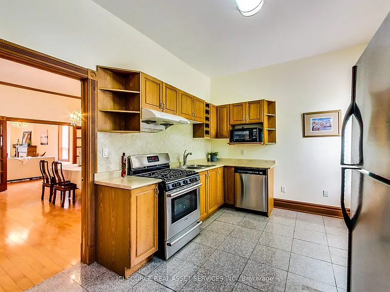 287 Palmerston Ave #MAIN — Photo 11