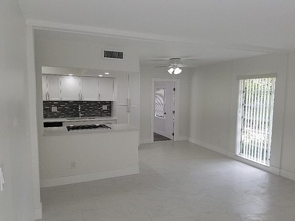 3rd image of 8007 NW 75th Ave