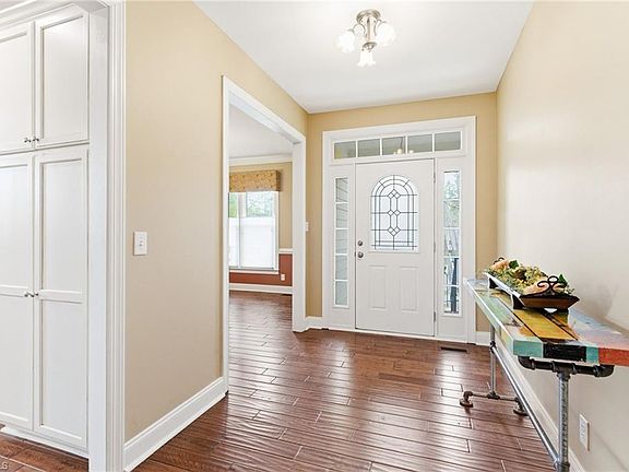 5th image of 104 Bayhill Ct