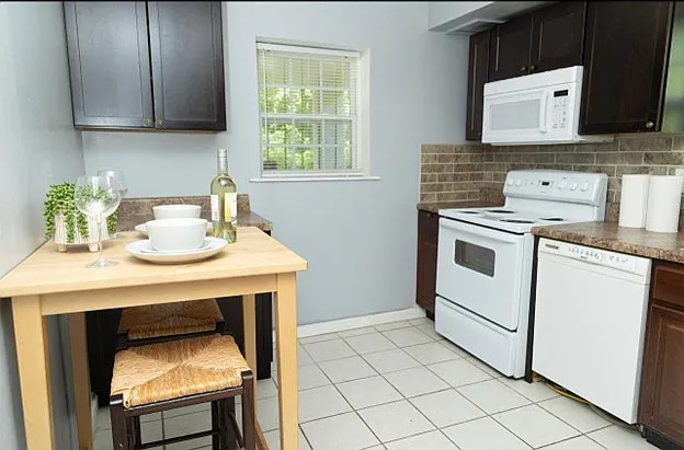 1441 Andrews St NW — Photo 18