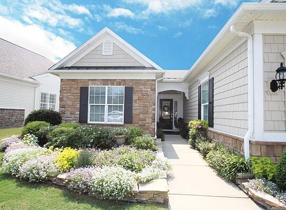 3rd image of 15211 Legend Oaks Ct