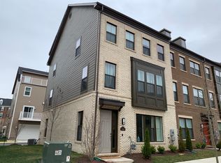 3069 Alan Shepard St, Herndon, VA 20171