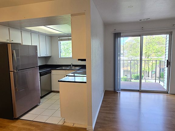 5th image of 1030 E Quail Vista Ct APT K
