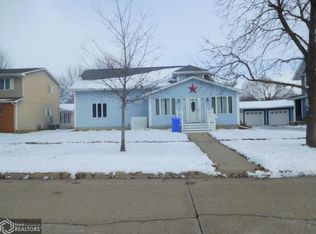 303 S Oak St, Jefferson, IA 50129