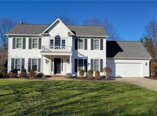 6261 Kenarden Dr, Highland Heights, OH 44143