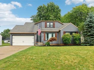 1389 Beaconfield Rd, Lyndhurst, OH 44124