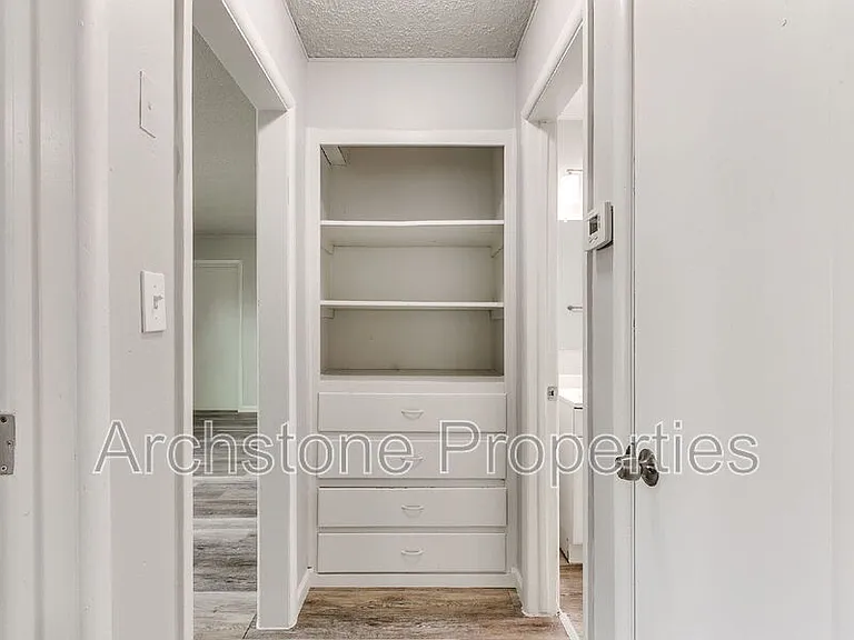 2312 Mustang St — Photo 28