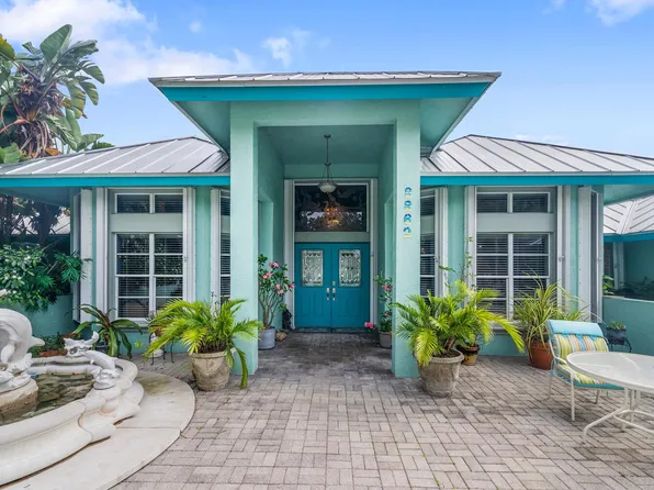 8862 Estate Drive, West Palm Beach, FL 33411