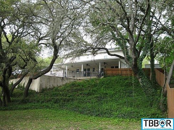 3rd image of 2507 River Oaks Dr