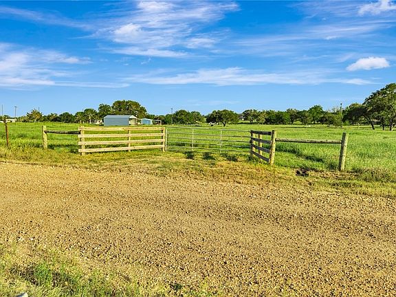 2nd image of 1007 County Road 380