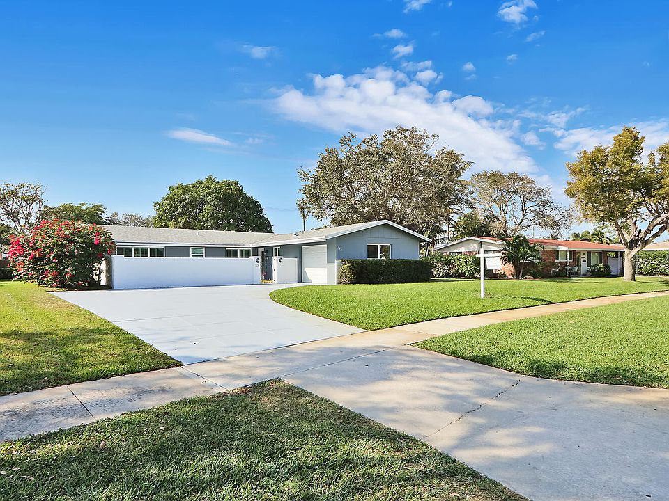 1st image of 729 Lagoon Dr