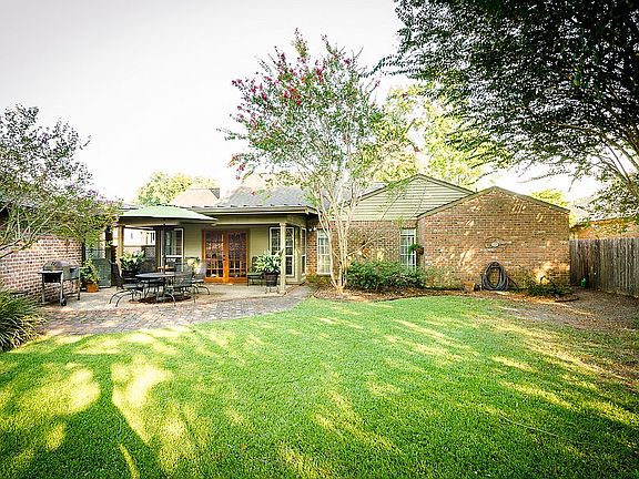 4th image of 106 Berkshire Ln