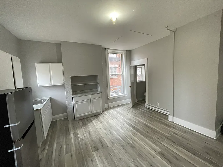 731 Madison Ave #1R — Photo 2