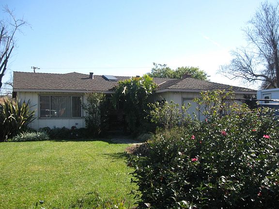 3rd image of 5760 Croydon Ave