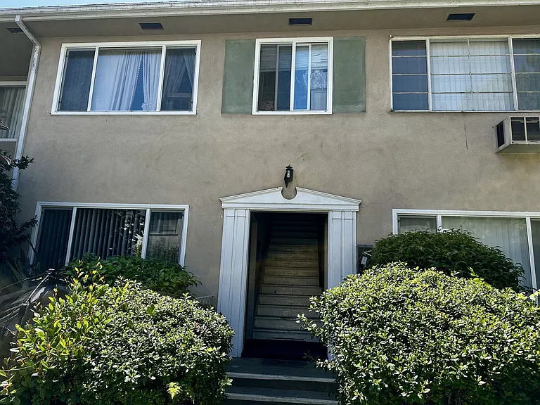 1116 N Louise St — Photo 3