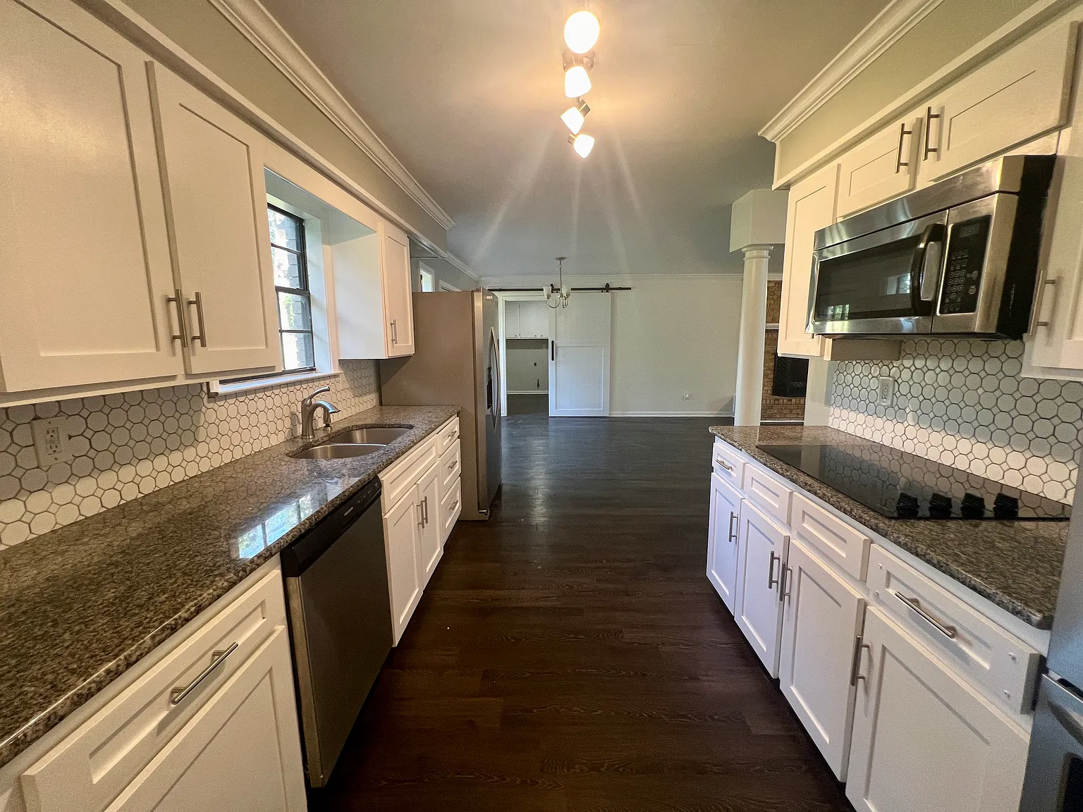 4 bed, 2602 sqft, $2,200 — Photo 4