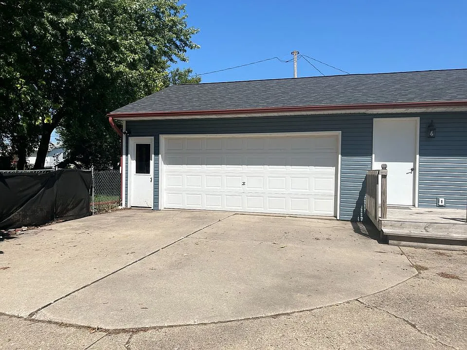 1 bed, 902 sqft, $895 — Photo 4