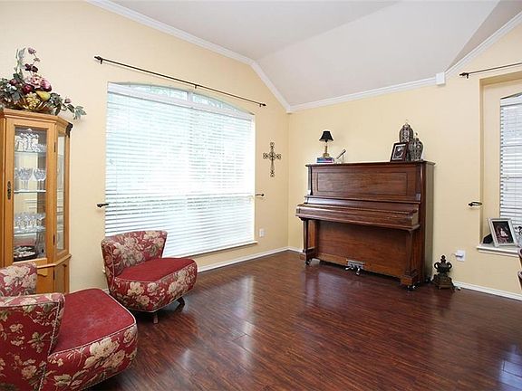 5th image of 3517 Villanova Dr