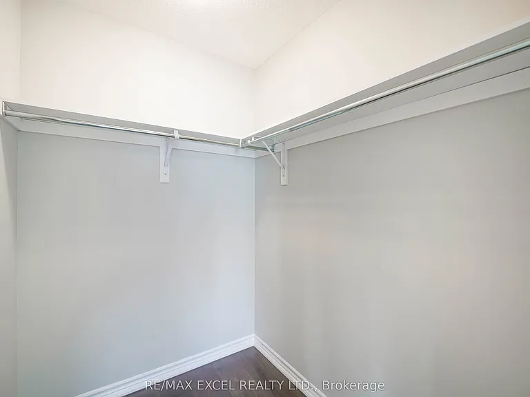 11 Chicago Ln — Photo 17