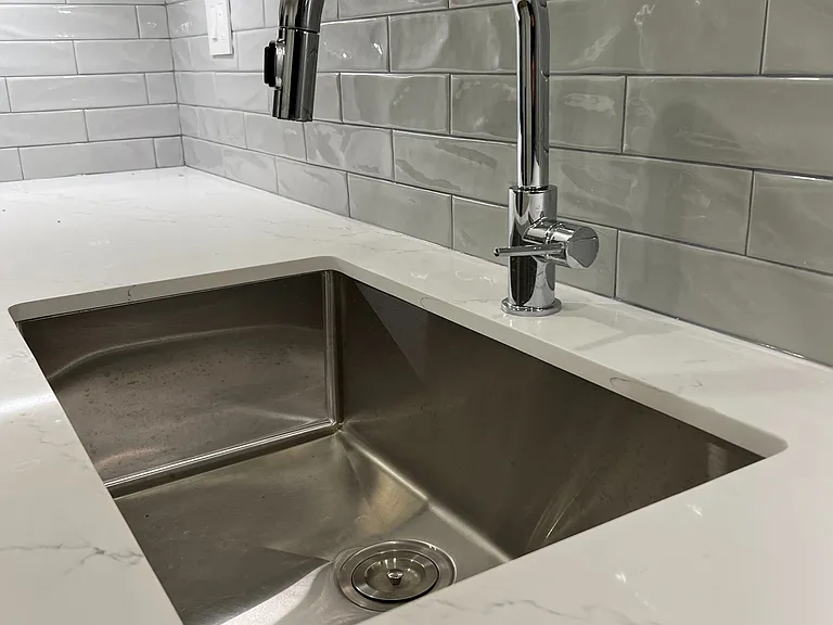 101 Kenwood Ave #1 — Photo 3