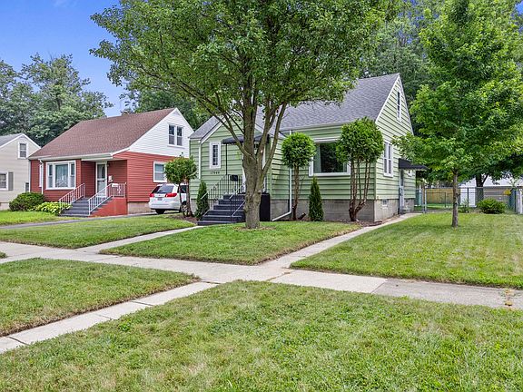 2nd image of 17949 Escanaba Ave