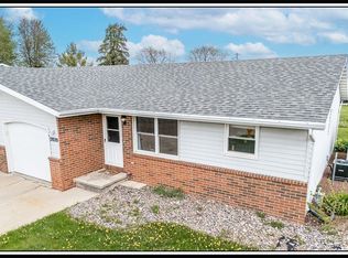 2020 Peter Ln, Little Chute, WI 54140