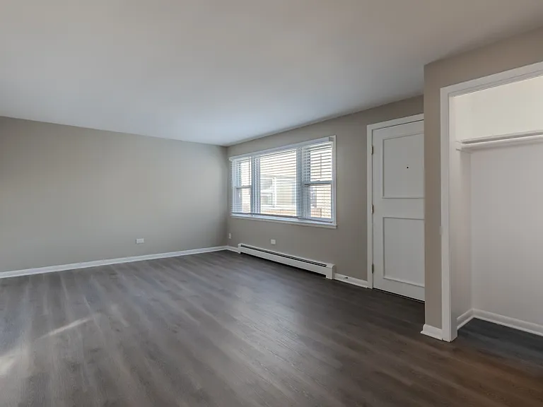 8528 W Gregory St — Photo 3