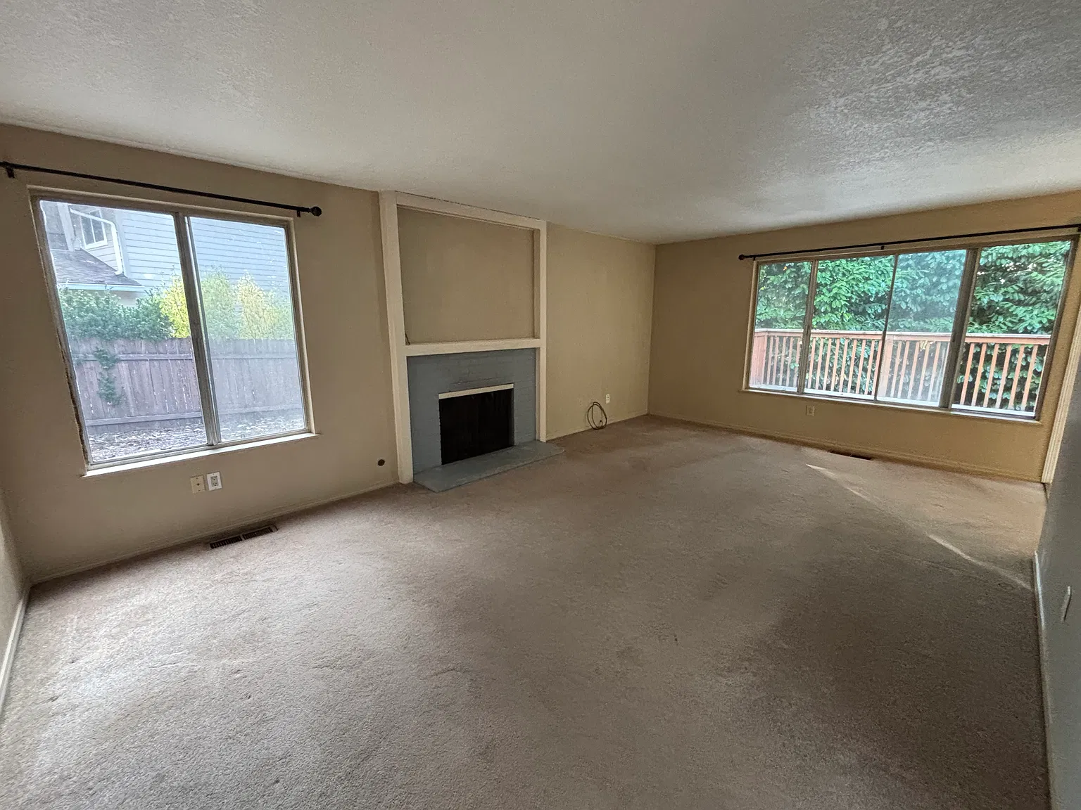 3 bed, 1055 sqft, $2,800 — Photo 2