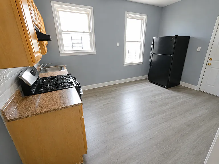 313 S 19th St #2D — Photo 6