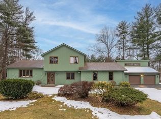 38 Castle Hill Rd, Westfield, MA 01085