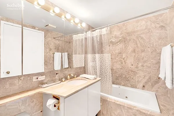 Sold by Sotheby's International Realty | media 23