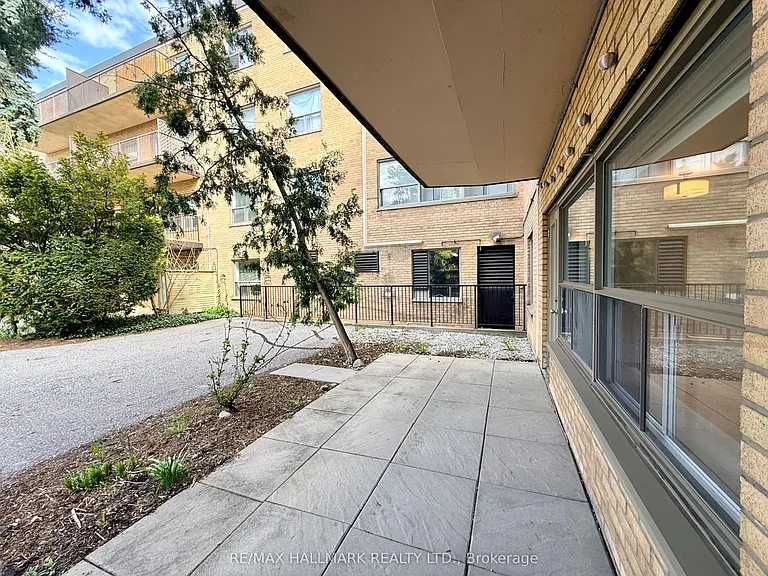 30 Upper Canada Dr #101 — Photo 14