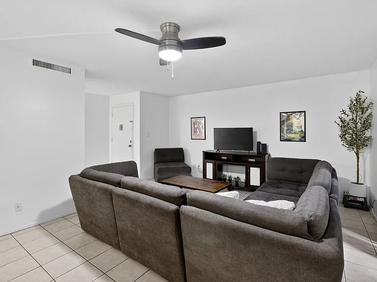 174 Springwood Cir #B — Photo 11