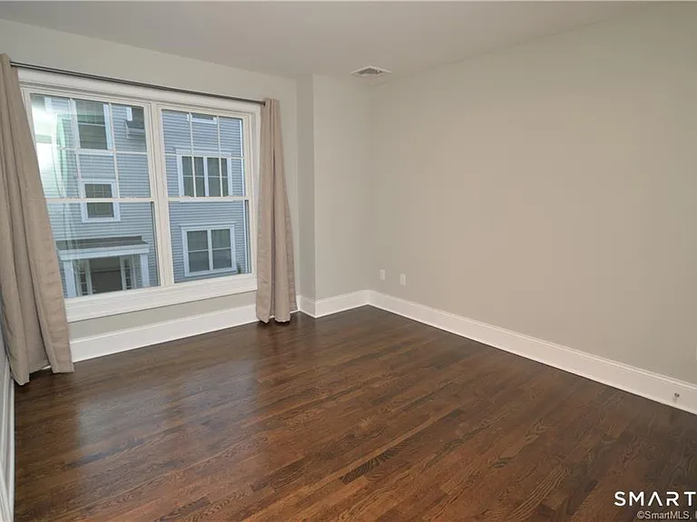 115-71 Colonial Rd — Photo 17