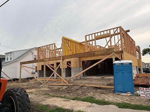 2nd image of 2102 New York Ave #2102