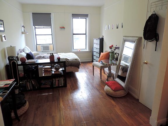 2nd image of 132 Allen St APT 4E