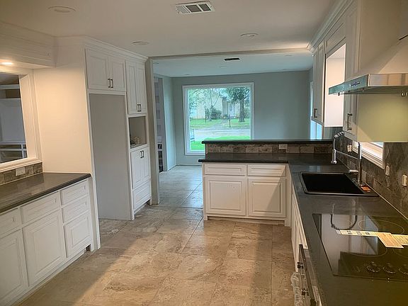 2nd image of 15614 Sandy Hill Dr