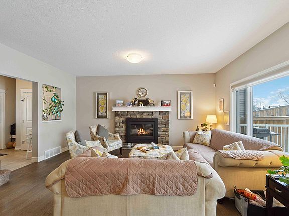 3rd image of 3227 15th Ave NW