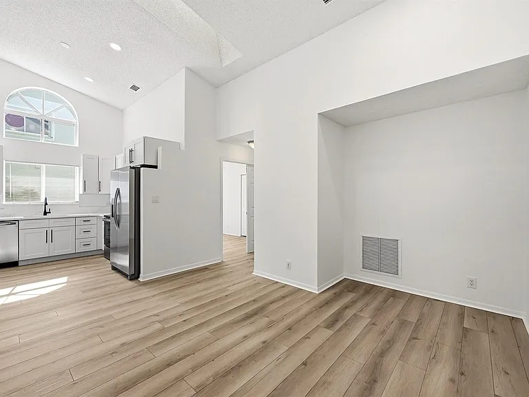 7618 Pinewalk Dr S #132 — Photo 19