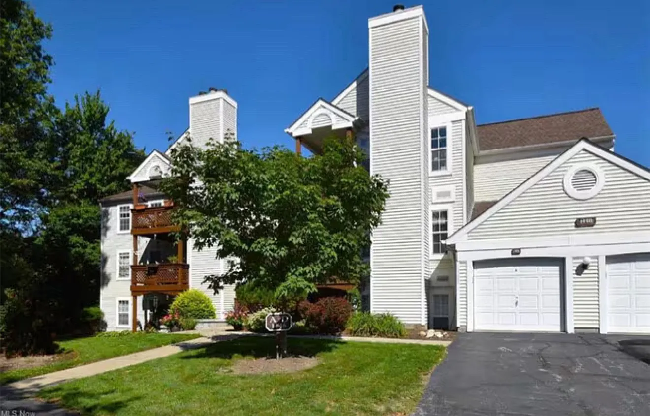 1448 Cedarwood Dr — Photo 2