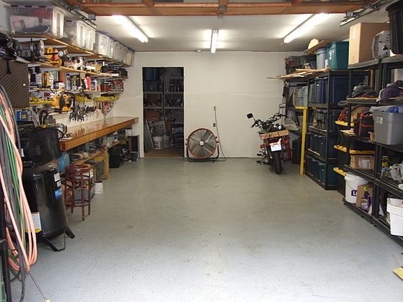 Garage/Workshop