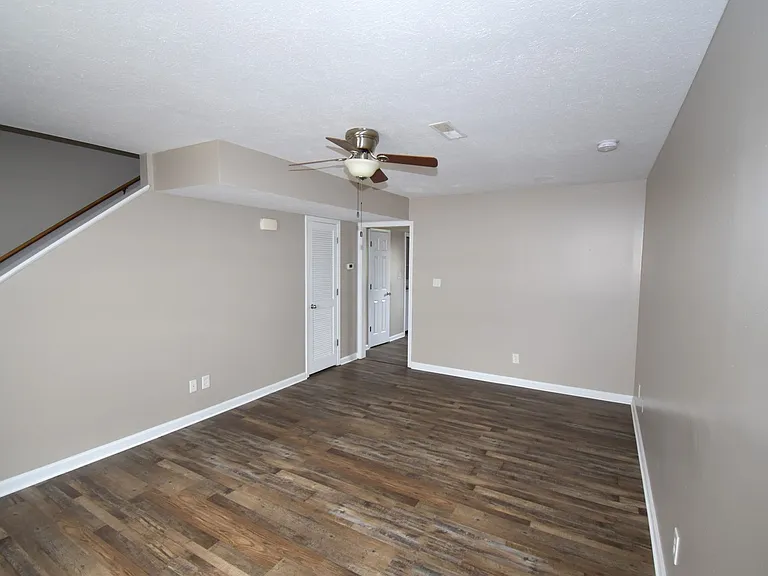 Peabody Dr - 362 (x4) — Photo 4