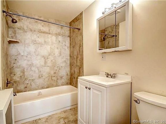 4th image of 102 Howard Ave #2