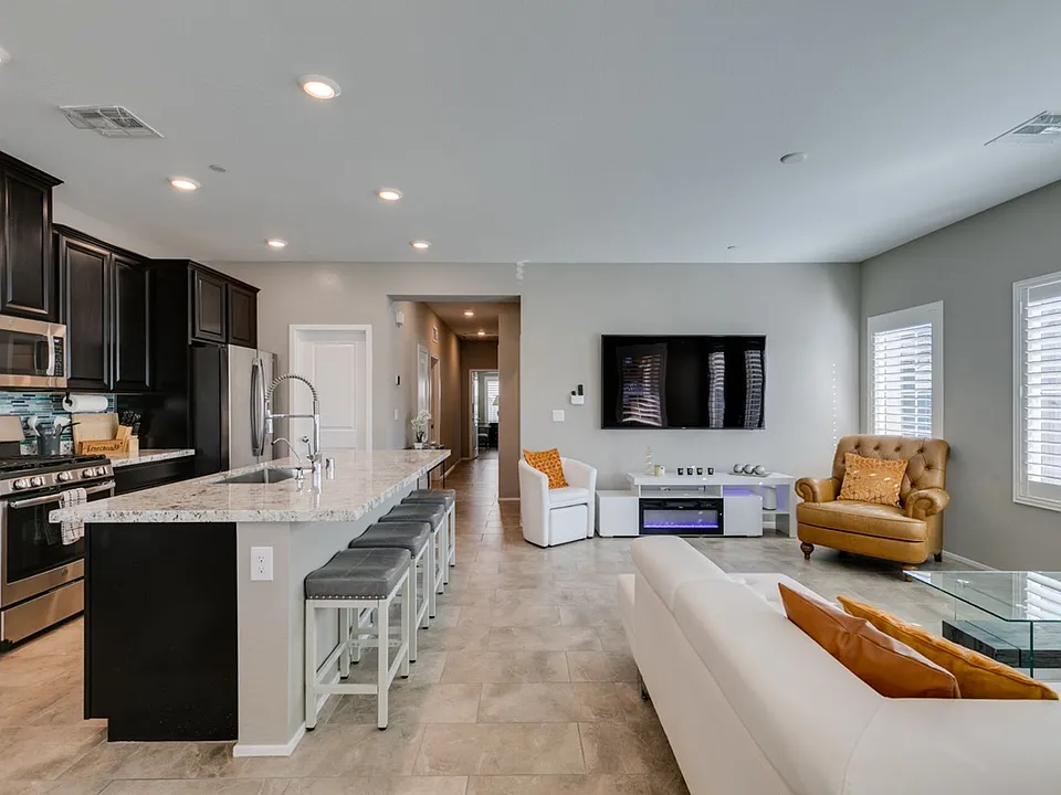 545 Teovani St #1026