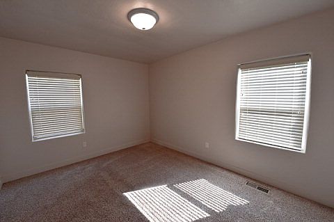 5th image of 428 SE 12th St